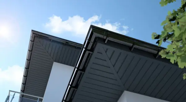 Nowoczesna podbitka dachowa w kolorze grafitowym, idealnie komponująca się z dachem.